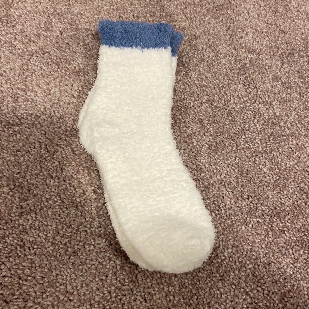 Fuzzy Socks - Picture 4 of 7